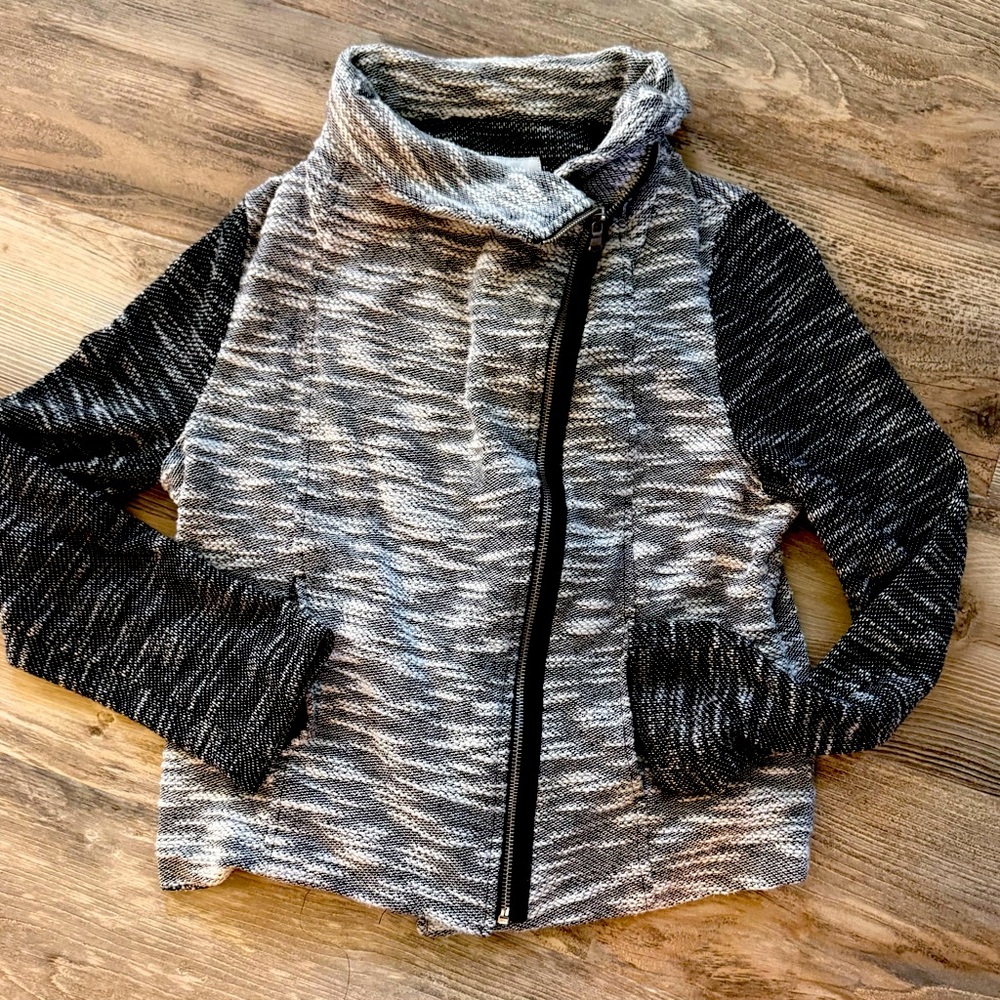 Old Navy short, sporty zip jacket